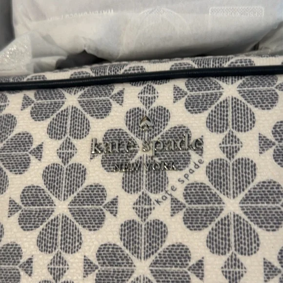 ♠️Kate spade Signature Spade Flower Mini Camera Bag. - Picture 8 of 12